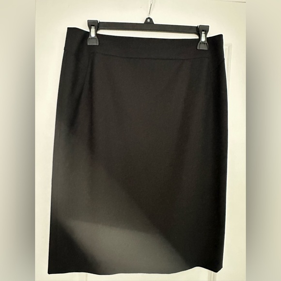 Ann Taylor Women’s Pencil Skirt Fully Lined Size: 6 - Picture 2 of 5